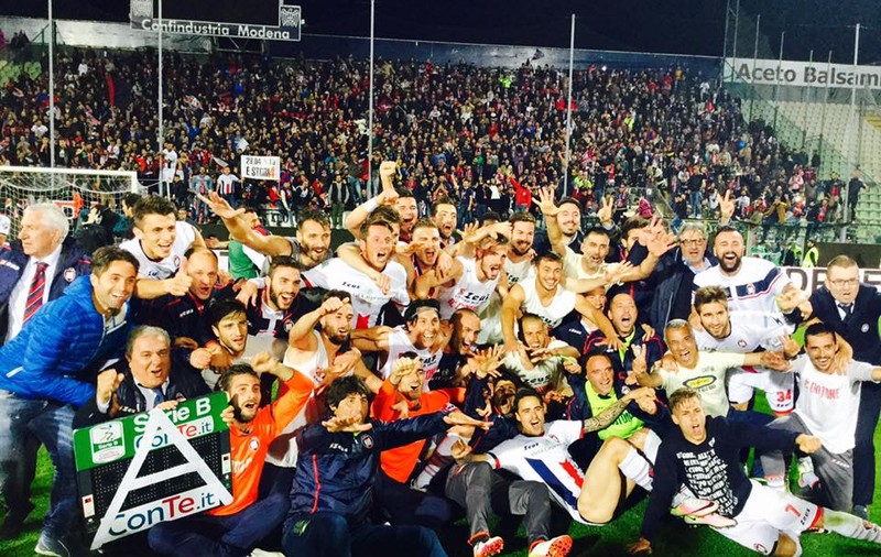 Italia aduce în prim-plan încă un nume nou: Crotone! Doi români au promovat, vineri, în Serie A / VIDEO