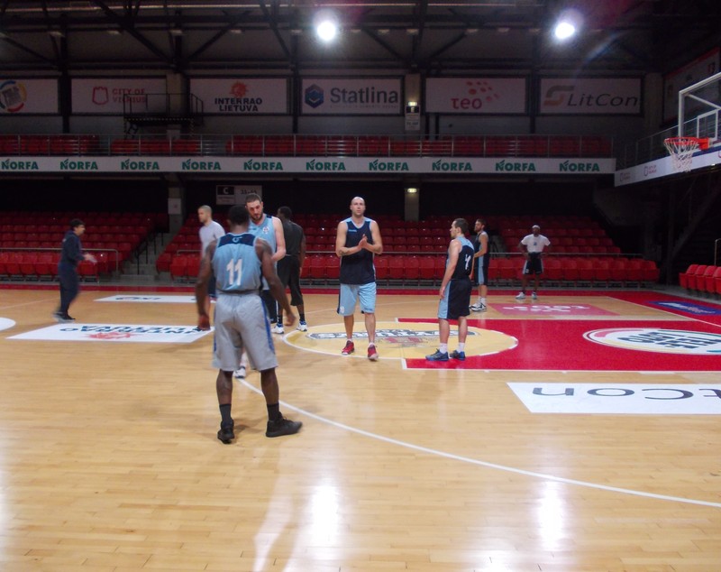 CORESPONDENŢĂ/ Vilnius, sub zăpadă, Asesoft - gheaţă la mal. Lietuvos - Asesoft 79-72, în Eurocup