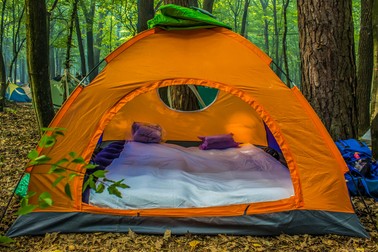 Lucruri necesare pentru camping cu cortul