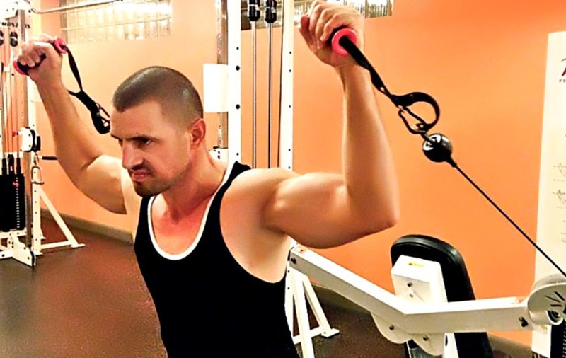 EXCLUSIV/ Pavel Stratan face în Statele Unite un turneu de... forță. Artistul le-a cerut organizatorilor să fie cazat la hoteluri cu sala de sport