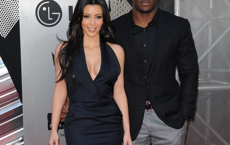 Kim Kardashian: "Iubitul meu stă mai mult ca mine în faţa oglinzii"