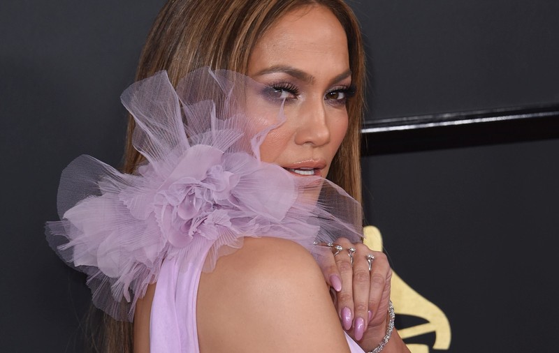 Jennifer Lopez râvnește la prințul Harry. Îl va despărți de actrița Meghan Markle?