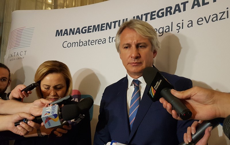 Teodorovici, reacție la scandalul Pilonului II de pensii: ”Se face o analiză pe toate posibilele scenarii, ceea ce va ieși cu siguranță va fi atractiv pentru cei ce contribuie” (VIDEO)