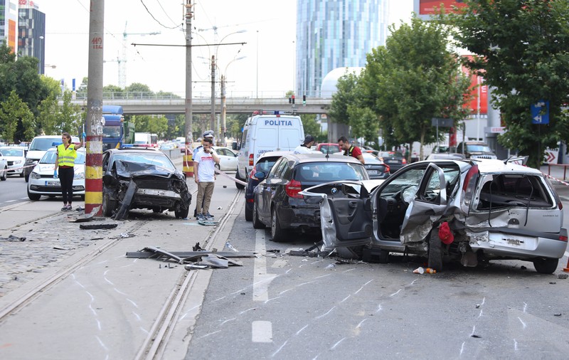 Suntem pe podiumul Europei la accidente mortale. Din 1.900 de morți câte avem pe an, dacă facem o comparație cu Vestul, la noi 1.500 mor din accidente evitabile