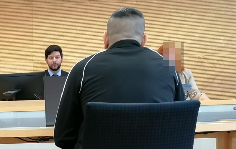 Român judecat în Austria pentru că și-a adus iubita din țară, i-a spus că va lucra la curățenie, dar a pus-o să facă altceva: „I-am dat doar două palme, o dată”