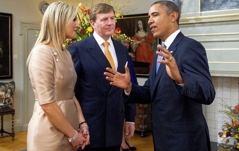 Cei mai puternici oameni ai planetei, seduşi de regina Olandei! Barack Obama, David Cameron şi Francois Hollande nu şi-au putut lua ochii de la soţia regelui Willem-Alexander | FOTO