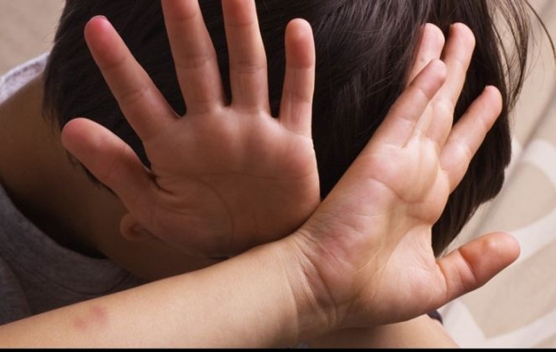 Un elev de liceu din Vâlcea a violat în mod repetat un băiețel din clasa I! Răspunsul halucinant primit de părinți de la poliție