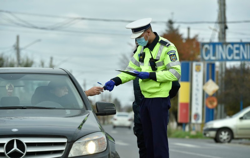 Interdicţia de circulaţie după ora 22:00, valabilă de astăzi. Ce alte restricții intră în vigoare
