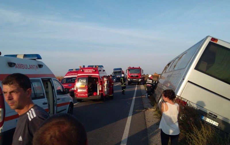 Accident grav în Satu Mare. 13 persoane au fost rănite și transportate la spital