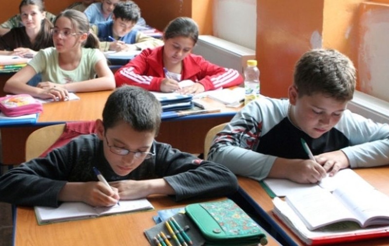 Schimbări în programa școlară. Materii noi și mai puține ore de Limba română la clasa a V-a