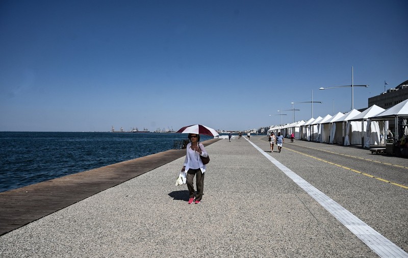 Primul val de caniculă din acest an în Grecia. Temperaturile pot ajunge până la 45 de grade Celsius