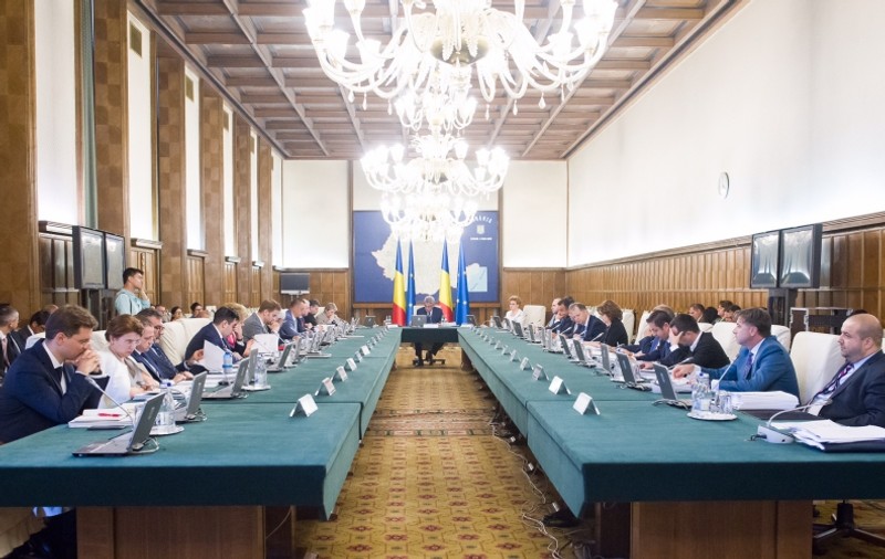 Pasiunile miniștrilor din Cabinetul Tudose: De la ceasuri, colecții filatelice, mașini și ambarcațiuni, la case și terenuri