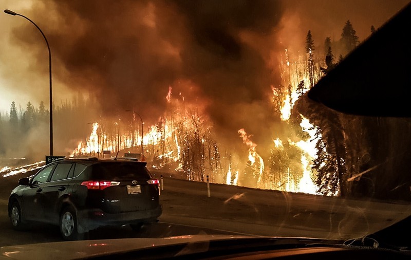 Gest emoționant făcut de refugiații sirieni din Canada: Oamenii strâng bani pentru a-i ajuta pe cei afectați de incendiul masiv din provincia Alberta
