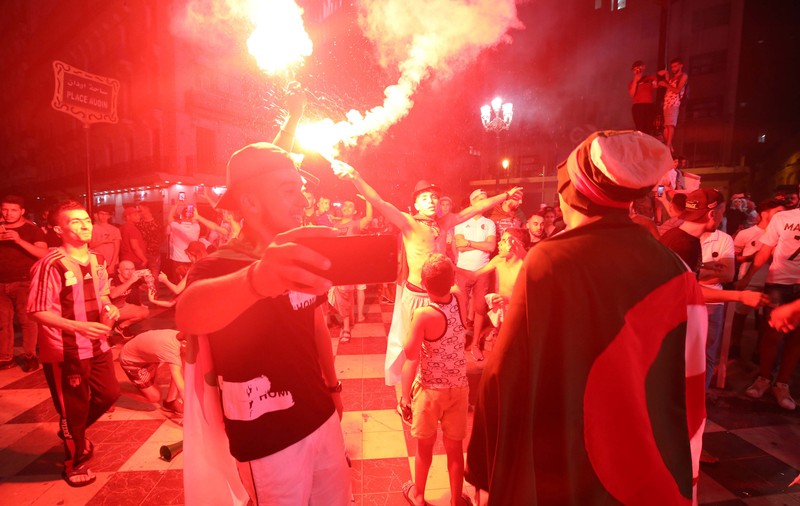 Algeria și Senegal se bat pentru Cupa Africii pe Națiuni; poliția din Franța intră în alertă maximă