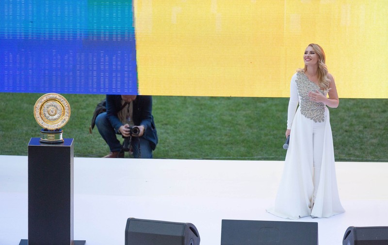 Irina Baianț, soprana care a cântat la evenimentul Simonei Halep, știe și ea cu racheta: „Am jucat tenis timp de 9 ani, dar am ales muzica!”