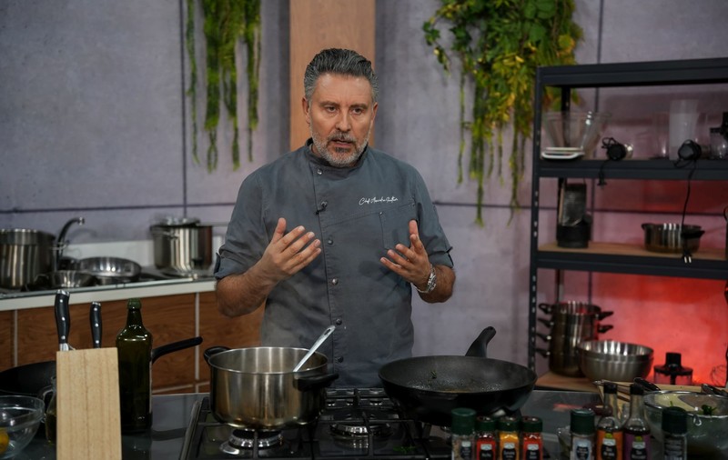Alexandru Sautner de la „Chefi la cuțite” a gătit pentru Michael Schumacher: „Am avut satisfacția de a vedea multe VIP-uri trecând pragul restaurantului meu”