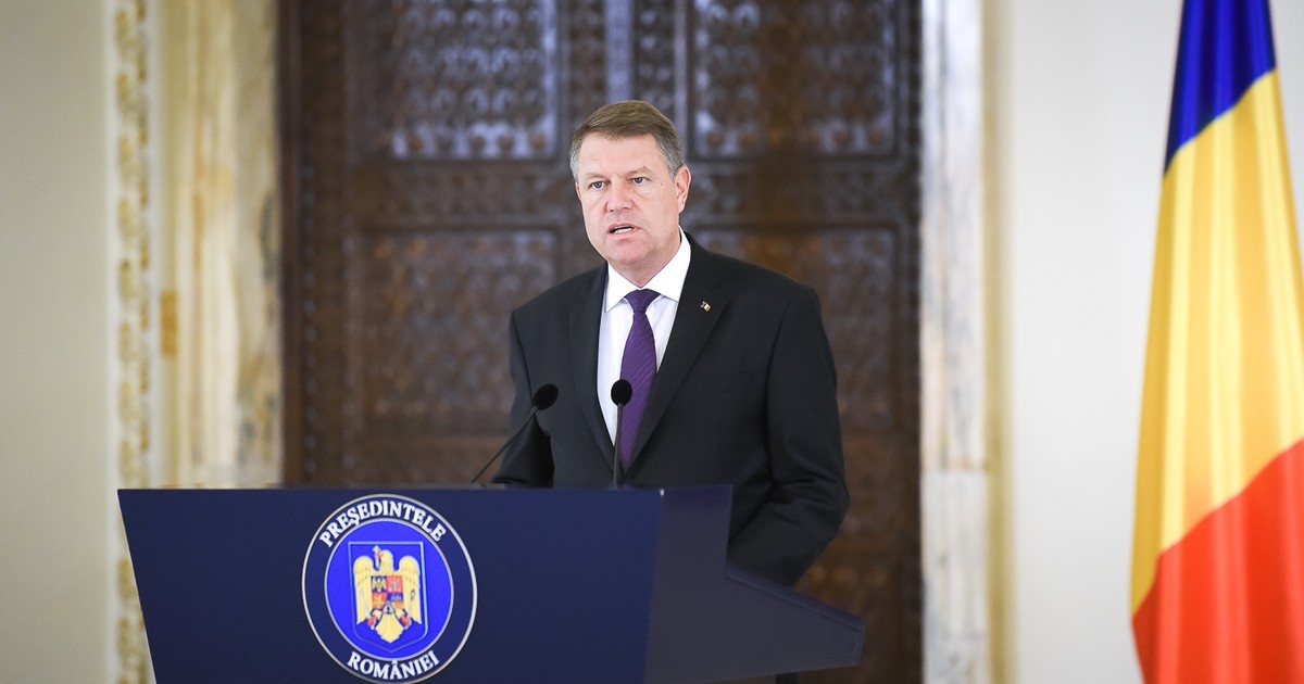 Președintele Iohannis a transmis condoleanțe familiilor militarilor morți în accidentul din Argeș