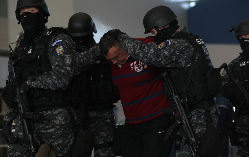 EXCLUSIV. Clămparu și Corduneanu nu ar mai avea voie să primească pachete. Ei ar fi inițiat protestele deținuților