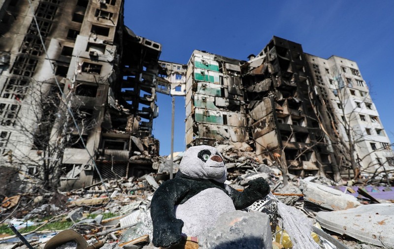 Șocul unui medic din Kiev: „Am avut familii întregi rănite de explozibilul ascuns în jucării de pluș”