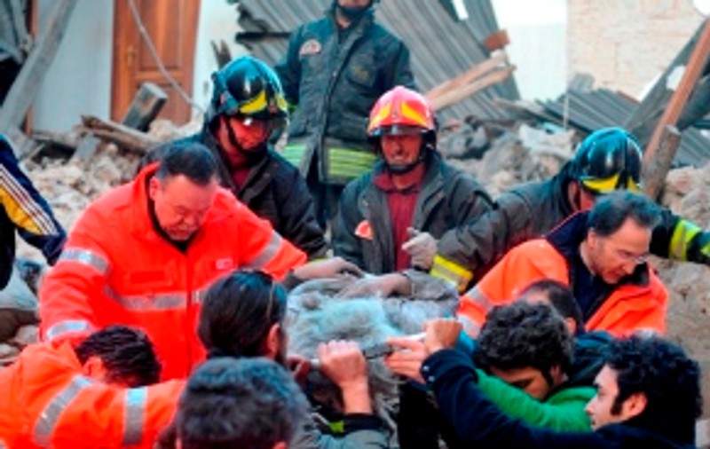 Cinci români morţi în urma seismului din Peninsulă