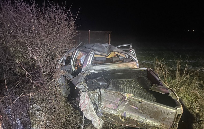 Trei oameni au rămas încarcerați după un accident între două mașini în județul Satu Mare