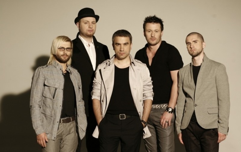 Trupa Sistem cântă în beneficiul copiilor din Fukushima