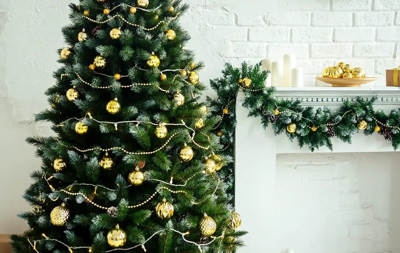 Pregătește-te de sărbători! Decoratiuni Craciun unice și brazi artificiali durabili, în oferta Auchan de Black Friday