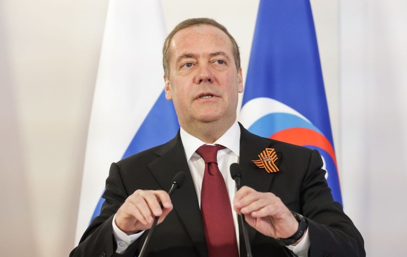 Dmitri Medvedev îl ia peste picior pe Donald Trump: „Încă n-am găsit submarinele nucleare”
