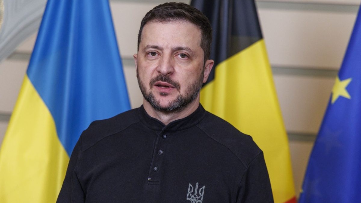 Președintele Ucrainei, Volodymyr Zelensky, fotografiat în timpul unei întâlniri dintre premierul belgian și președintele ucrainean, 6 martie 2025, la Bruxelles