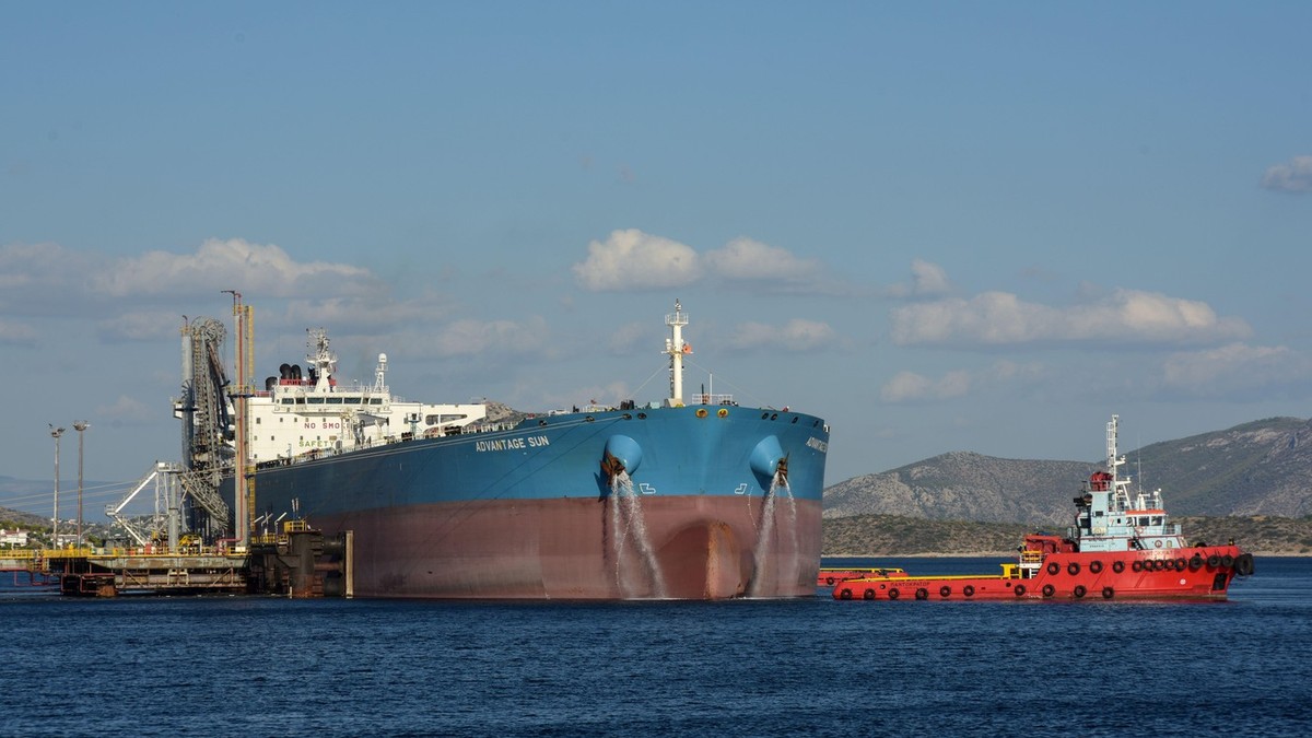 Middle East Oil Exports Hit Record Highs, Libertatea Reports