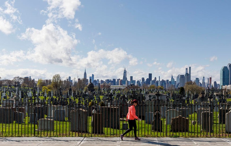 New York are mai multe cazuri de COVID-19 decât orice țară. Imaginile surprinse de o dronă