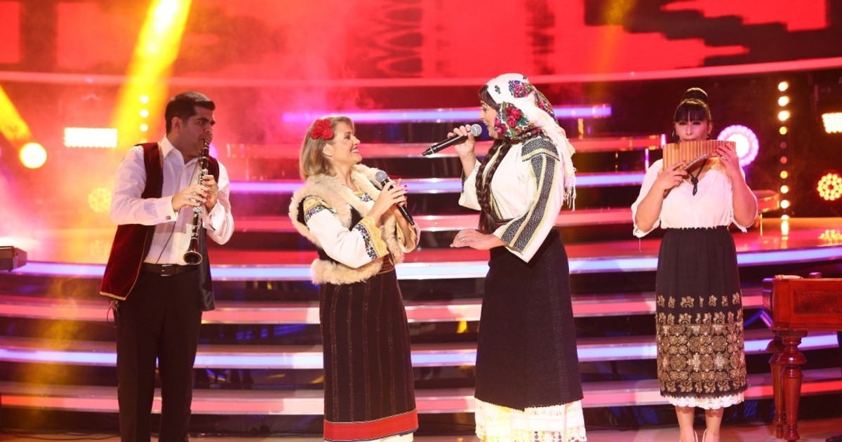 Mirela Vaida îmbracă portul popular moldovenesc și cântă cu Alin Gheorghișan, la "Te cunosc de undeva!"