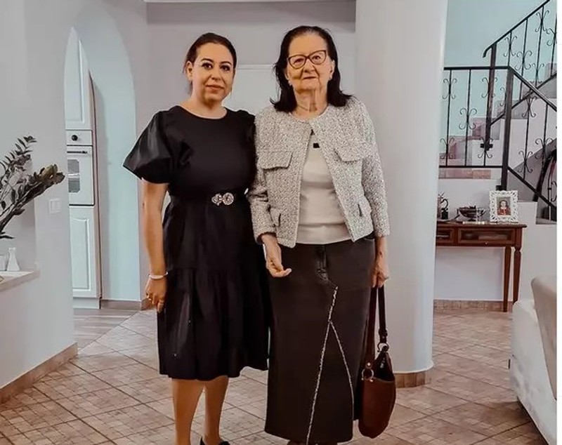 Petre Roman susține gama de cosmetice a fiicei sale, Oana Roman. „Bineînțeles că folosesc”/VIDEO EXCLUSIV