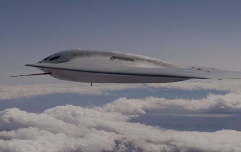 Prima imagine cu bombardierul nuclear B-21 Raider în zbor. „Arma viitorului” menită să asigure supremația SUA în fața Chinei