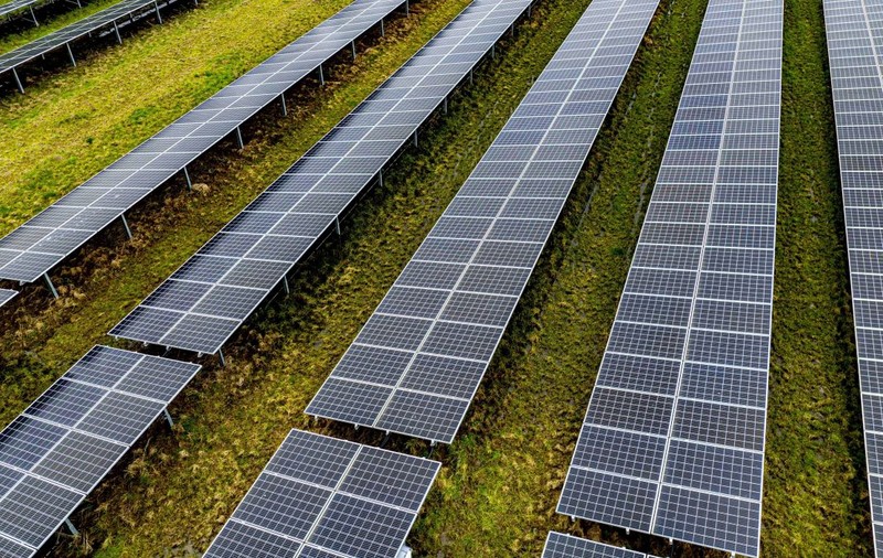 Primăria Brașov vrea să stocheze energia electrică ce va fi produsă de parcul fotovoltaic din Stupini