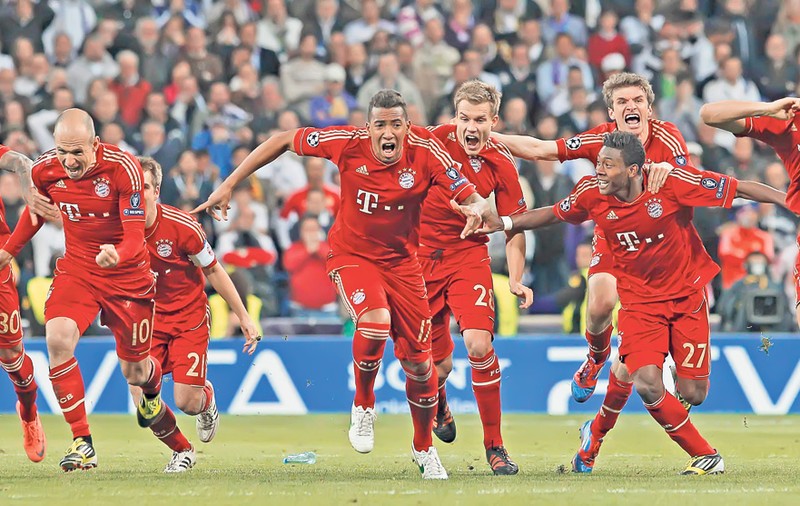 Bayern München s-a calificat în finala Ligii Campionilor, dându-le o lecţie lui José Mourinho şi lui Cristiano Ronaldo, vedetele lui Real