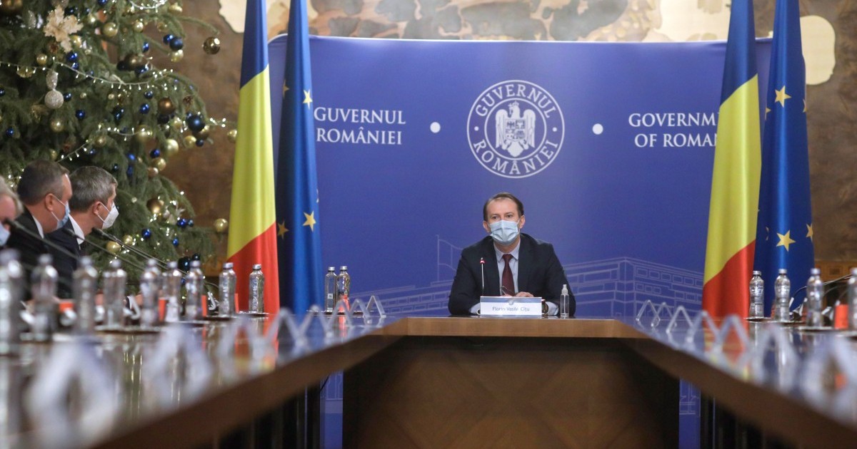 Guvernul vrea să plafoneze sporurile la 20% din salariul de bază și să introducă grile de salarizare pentru administrația locală. Sedinta de Guvern Foto: Inquam Photos / George Calin