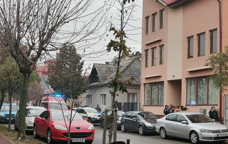 Crimă în Bistrița: un bărbat și-a ucis soția, iar apoi a postat o fotografie pe Facebook. Vecinul său a văzut și a alertat Poliția
