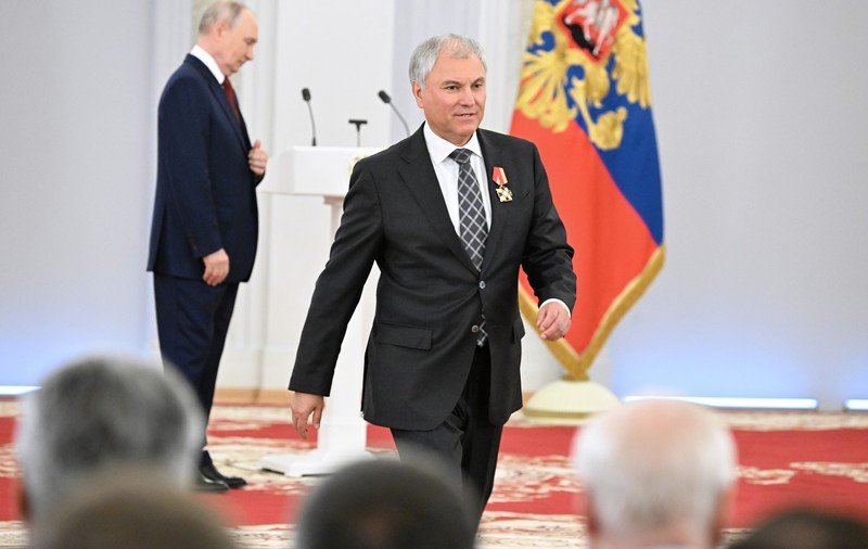 Moment penibil pentru șeful Dumei de Stat. Reacția deputaților când au fost îndemnați să scandeze „Rusia! Putin! Victorie!” în ultima ședință înainte de alegeri