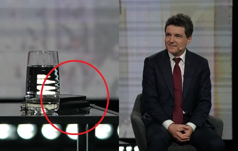 Carnețelul lui Nicușor Dan. L-a avut cu el la Pro TV, iar la Antena 1 a spus ce își notează în el și cine i l-a dăruit