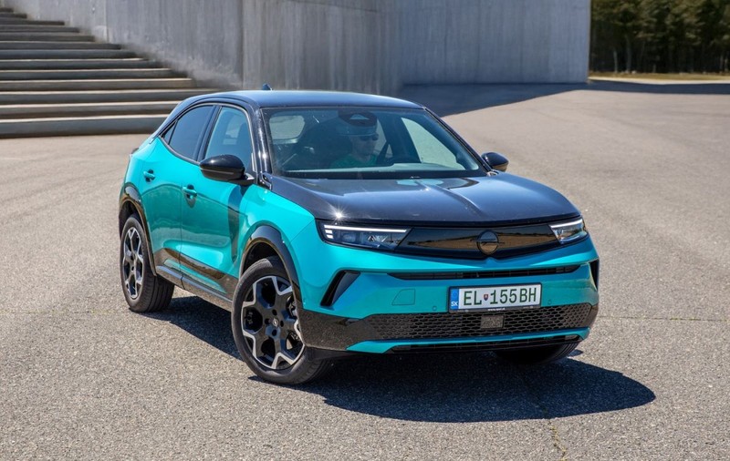 Noul Opel Mokka GSE a câștigat premiul „Volanul de Aur 2025” pentru cea mai bună mașină mică