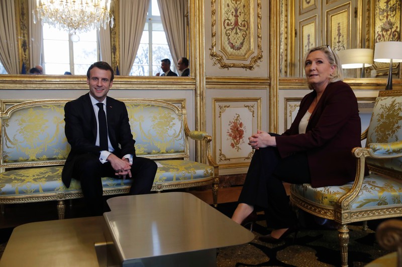 Președintele Franței, Emmanuel Macron, și liderul Frontului Național, Marine Le Pen | Foto EPA