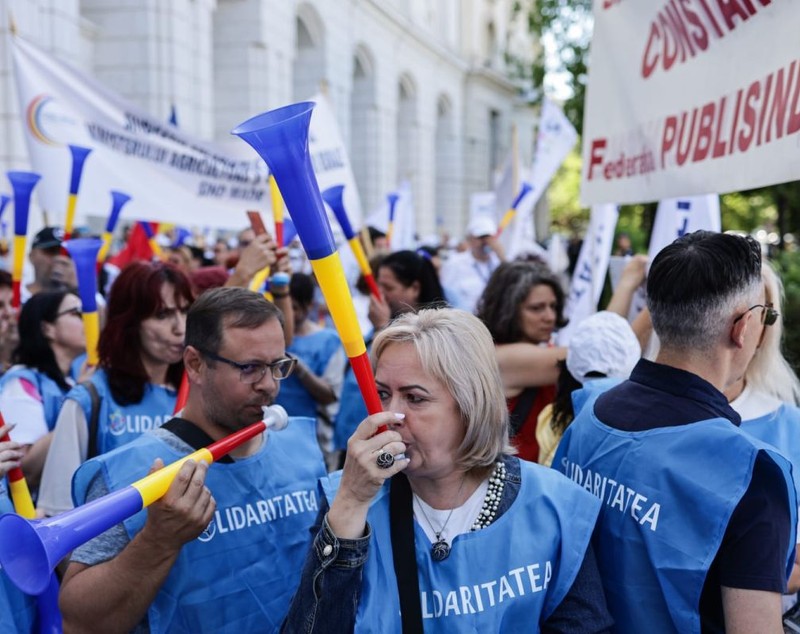 Sindicatele critică măsurile fiscale: „E ca și cum ospătarul îți aduce ciorba și apoi ți-o ia înapoi”