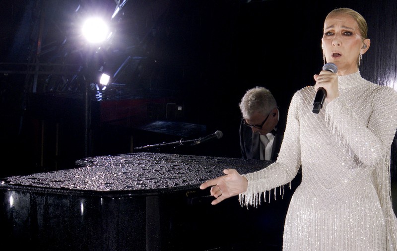 JO 2024. Celine Dion a cântat live la ceremonia de deschidere, dezvăluie directorul muzical al evenimentului | VIDEO