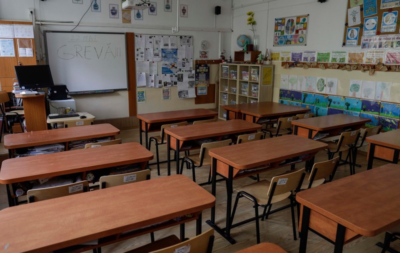 Prima zi de grevă în școli a trecut fără nicio nouă discuție între Guvern și sindicate. Lider sindical: „Nu-i interesează. Sunt nepăsători!” Greva continuă și marți