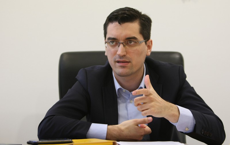 Interviu EXCLUSIV cu șeful FRF, Răzvan Burleanu: ”Tricolorii au primă pentru câștigarea Euro! Naționala a devenit locomotiva fotbalului nostru!”. ”Nu mă deranjează asocierea cu Serviciile secrete” | VIDEO