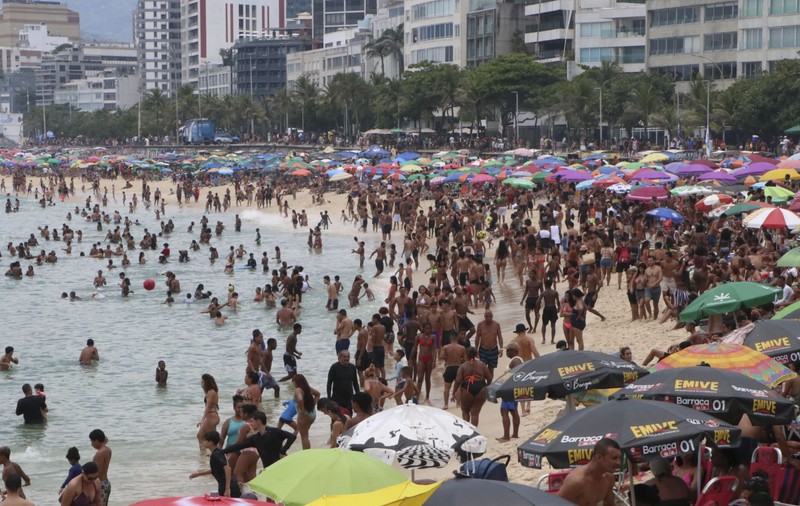 Căldură insuportabilă la Rio de Janeiro, înaintea celebrului carnaval. Temperaturile depășesc 40 de grade Celsius