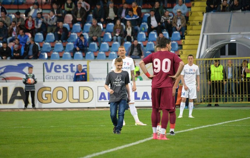 Un puști talentat i-a desenat pe jucătorii de la FC Botoșani! Vezi cum arată caricaturile fotbaliștilor