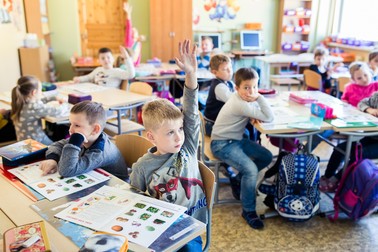 Experții în educație au decis schimbarea curriculumului și a tuturor manualelor