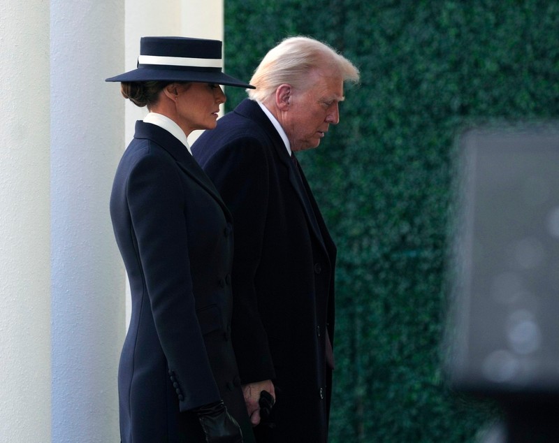 Melania, lecție de stil și eleganță în ziua învestirii lui Donald Trump. Semnificația pălăriei pe care a purtat-o prima-doamnă
